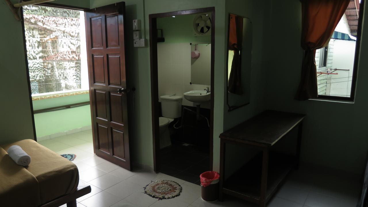 Pangkor Guesthouse Spk Kampong Sungai Udang Bagian luar foto